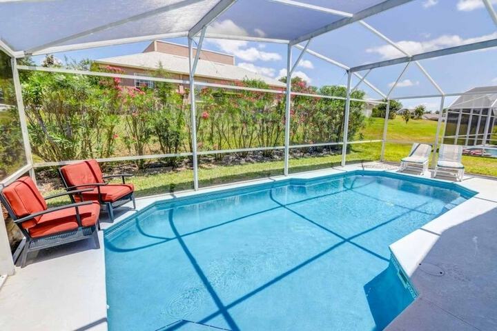 Southern Breeze Great Pool Space! 4 Bedroom Home by RedAwning