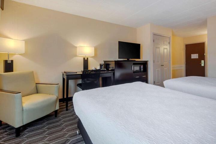2 Double Beds (5 of 9)