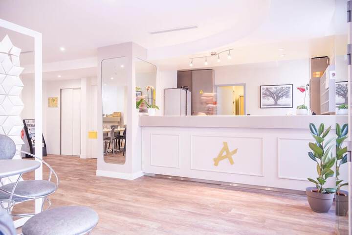 Entrance & Lobby