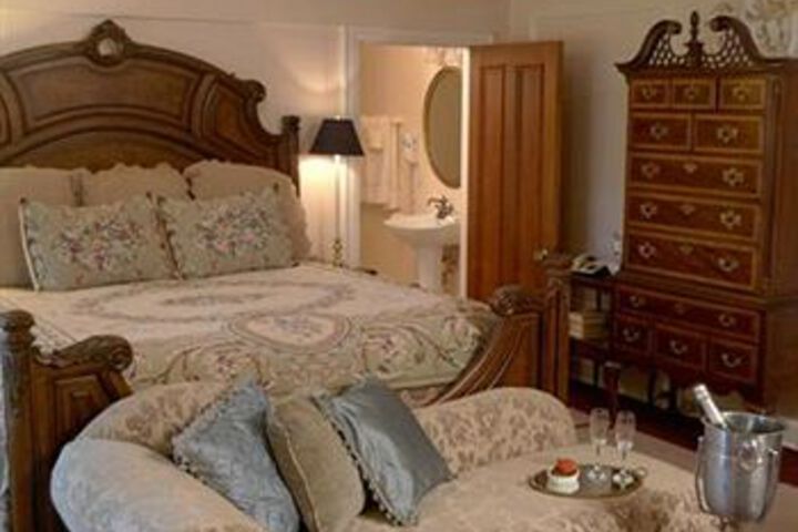 Room 28 of 40
