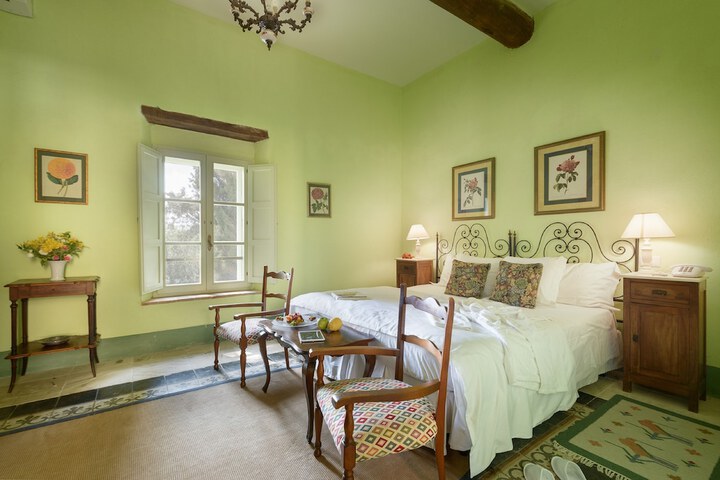 Room 8 of 225