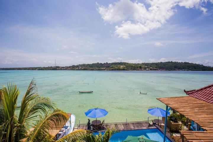 Aurora Beach View
