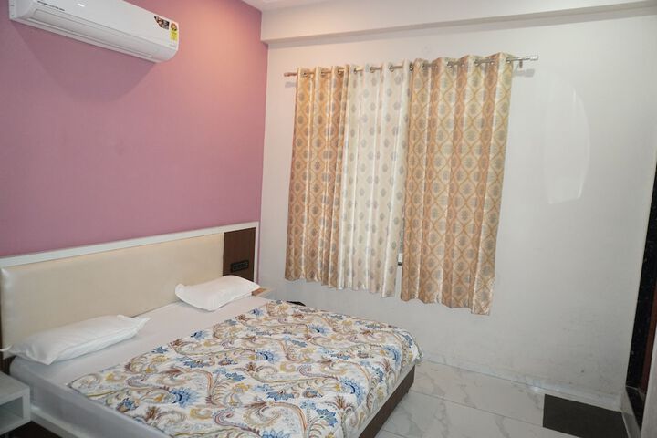 Room 5 of 34