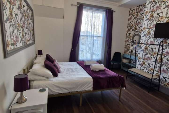 Room 146 of 263