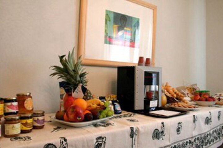 Breakfast/Coffee Service 4 of 8