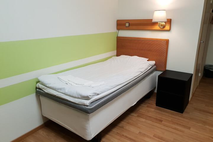 Room 6 of 37