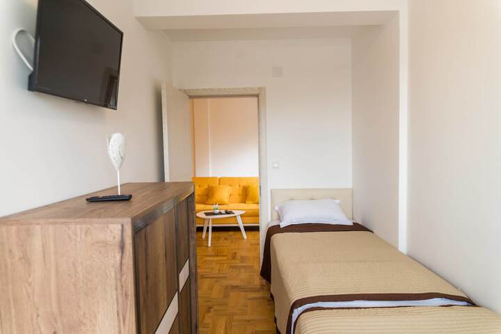 Room 4 of 67