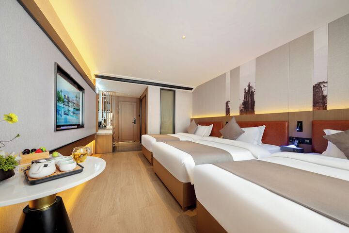 Room 44 of 98