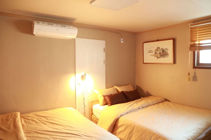 Room 2 of 52