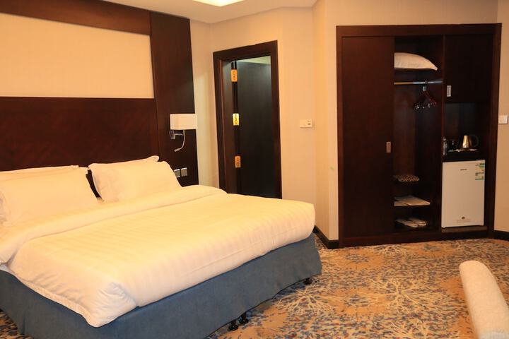 Room 5 of 23
