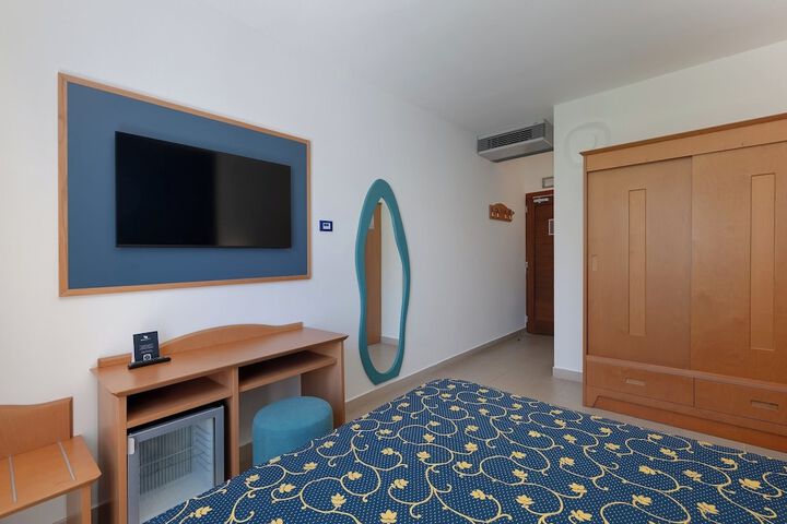Room 15 of 59
