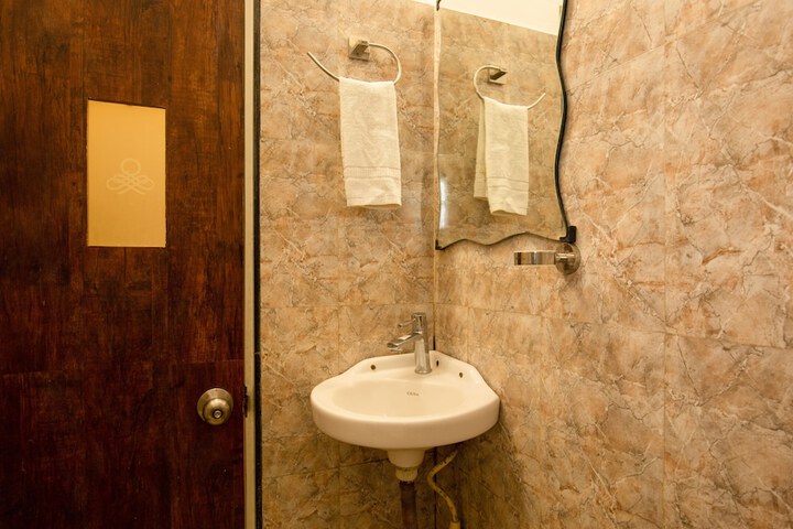 Room 30 of 48