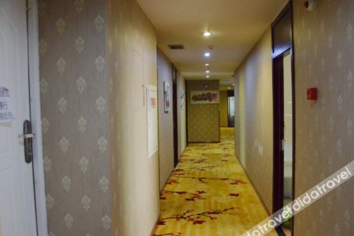 Lisha Holiday Hotel