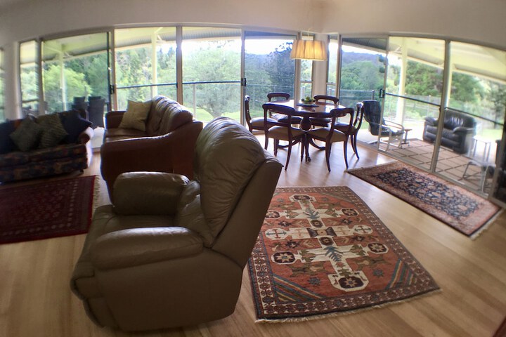 Room 8 of 96