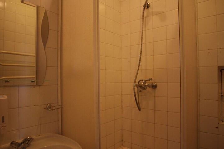Room 63 of 87