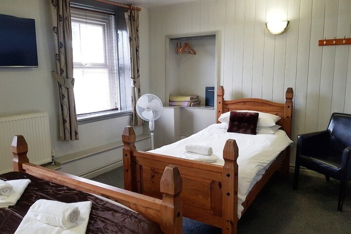Room 12 of 30