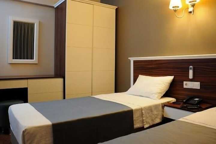 Room 16 of 21