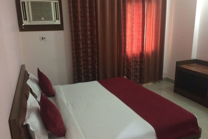 Room 6 of 30