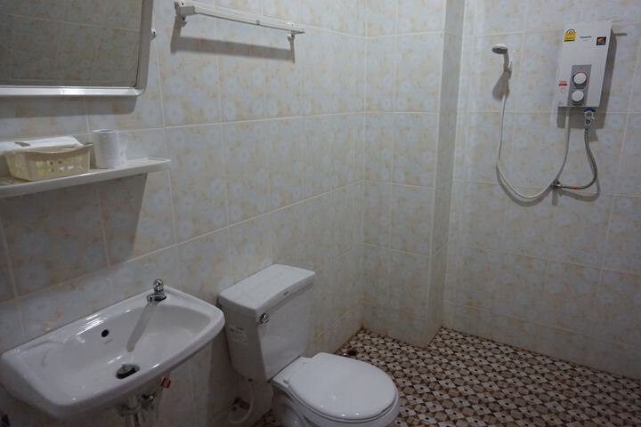 Room 15 of 23