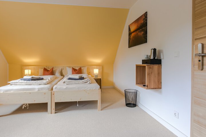 Room 15 of 48