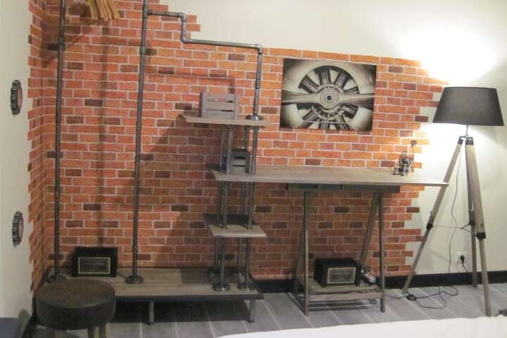 Room 14 of 40