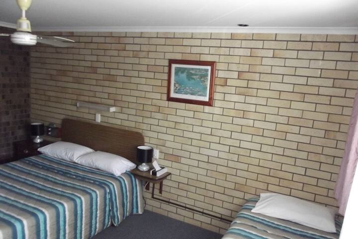 Room 8 of 34