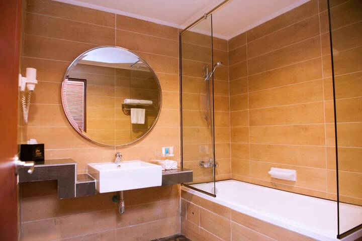 Room 14 of 30