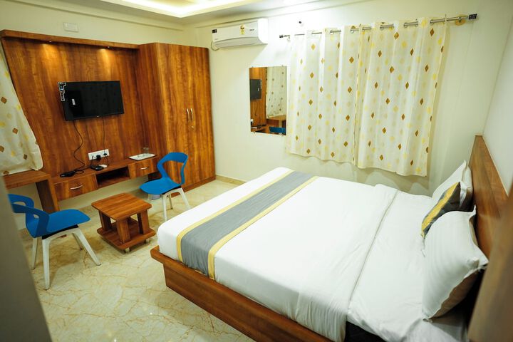 Room 3 of 6