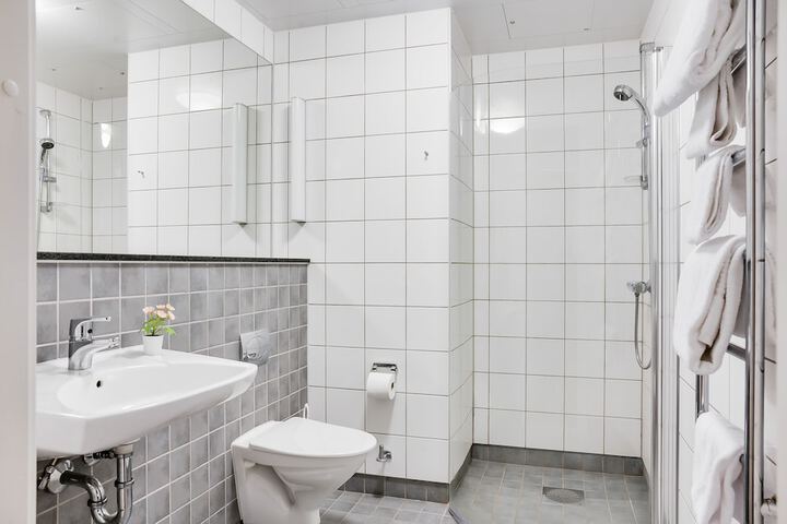 Room 15 of 25