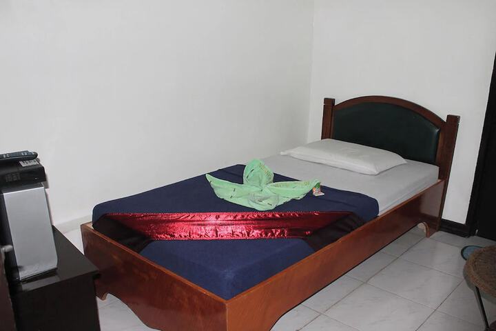 Room 4 of 32