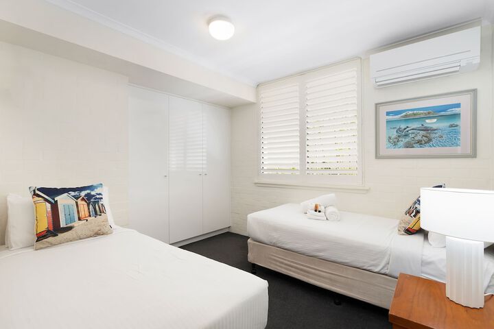Room 4 of 60