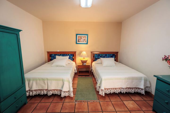 Room 25 of 102
