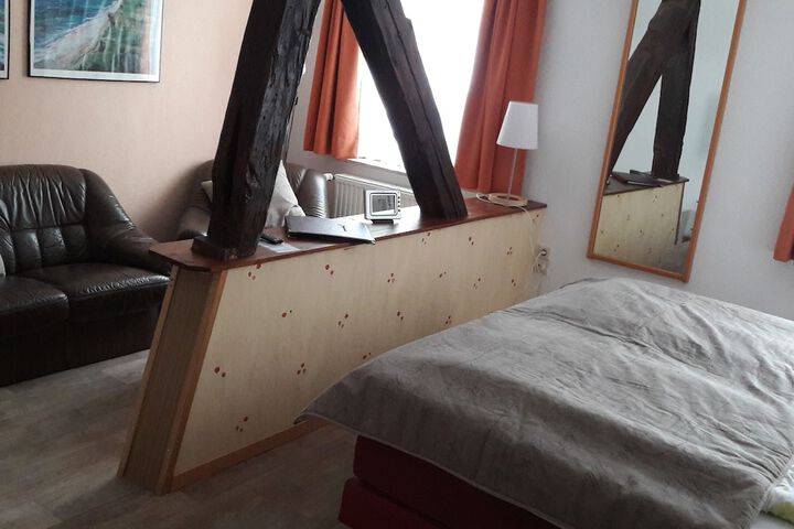 Room 4 of 64