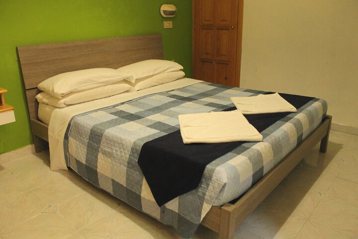 Room 32 of 83