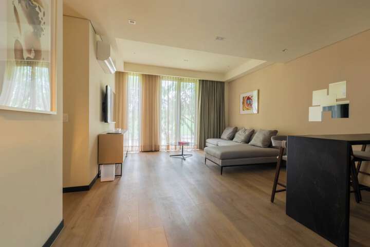 Room 27 of 60