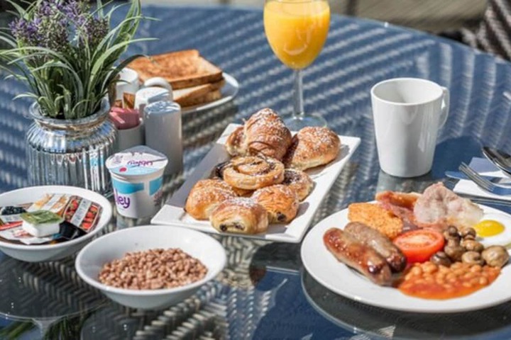 Breakfast/Coffee Service 38 of 55