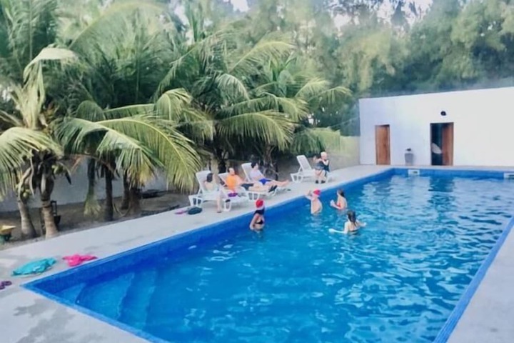 Pool 5 of 12