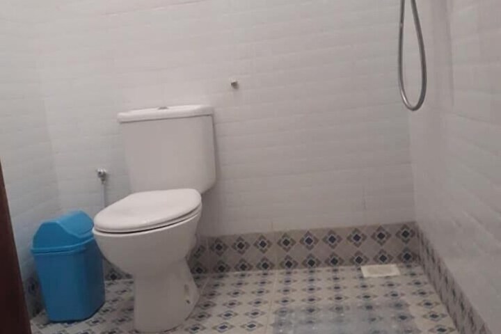 Room 12 of 33