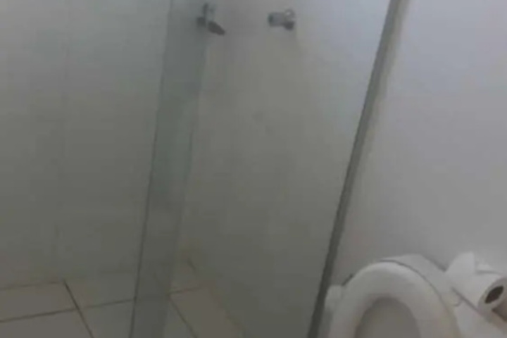 Room 7 of 27