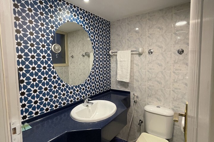 Room 69 of 103