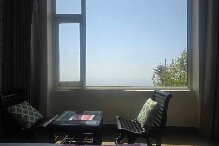 Room 6 of 30