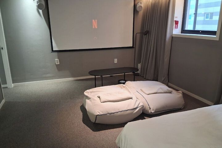 Room 15 of 177