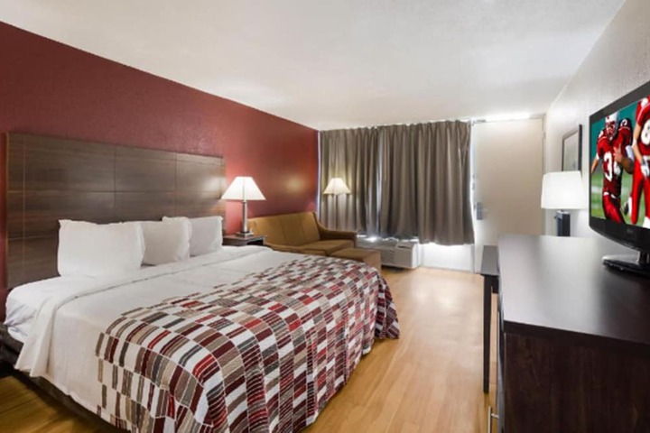 Superior King Bed (5 of 6)