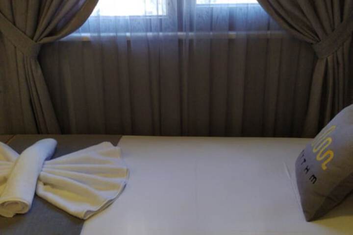 Room 13 of 110