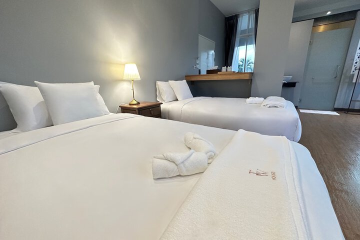 Room 10 of 47