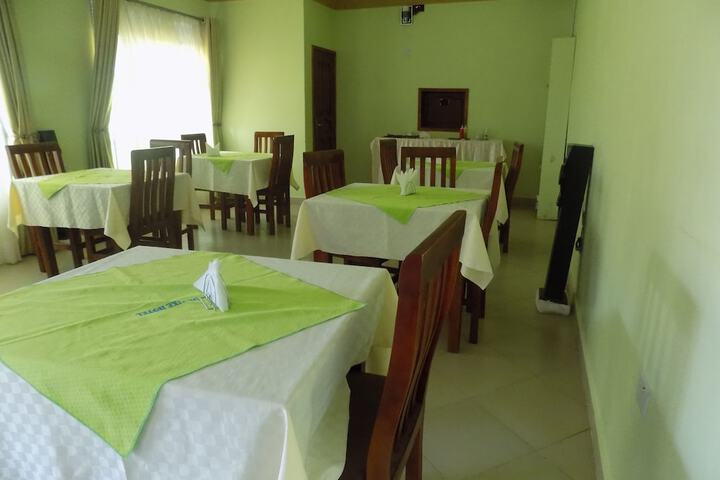 Dining 29 of 57