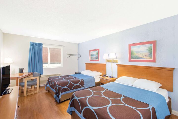 Queen Bed Accessible (4 of 8)