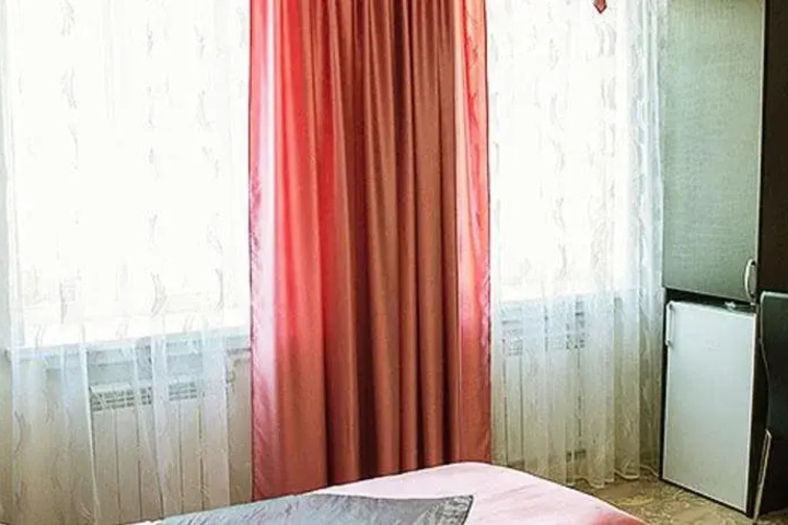 Room 6 of 13