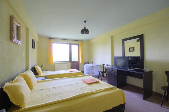 Room 4 of 11