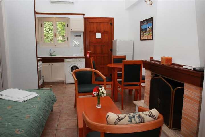 Room 18 of 107